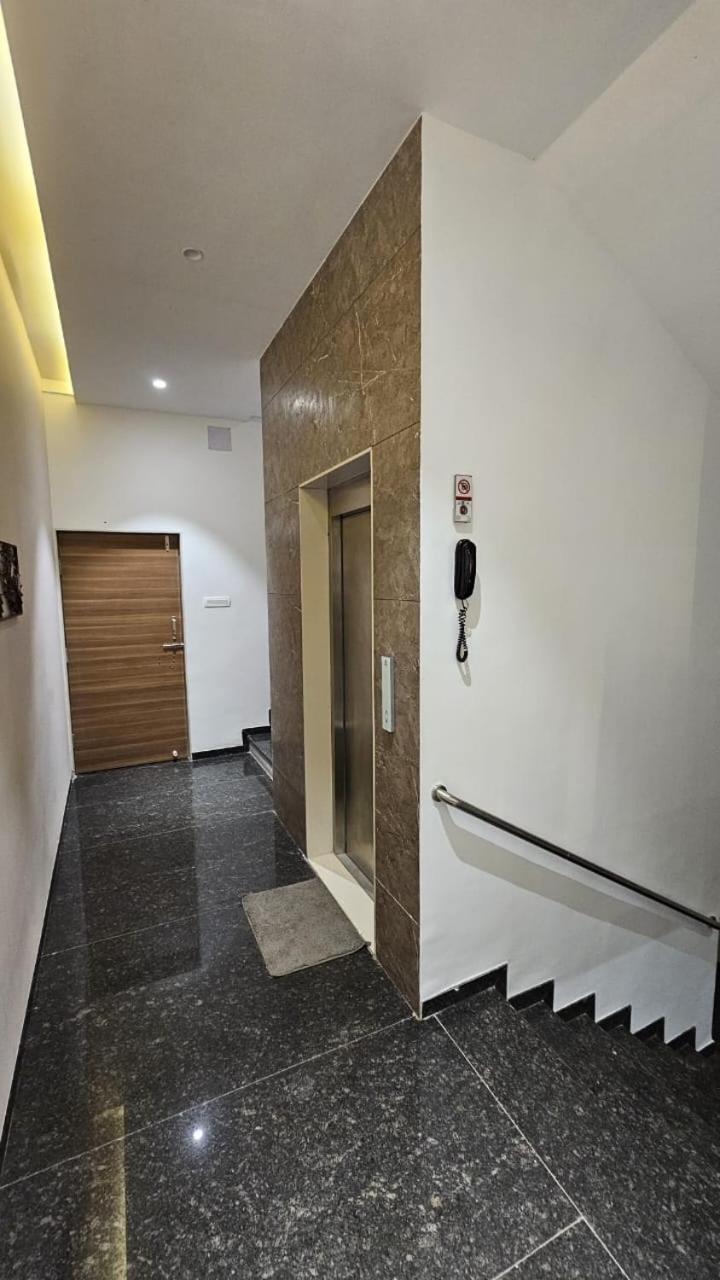 Hotel Veesons Executive Solapur Exteriér fotografie